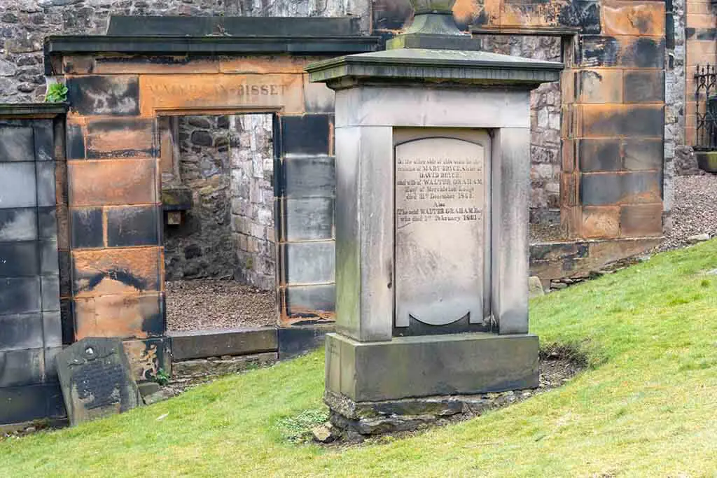 Finding Silence in Edinburghs Historic Cemeteries