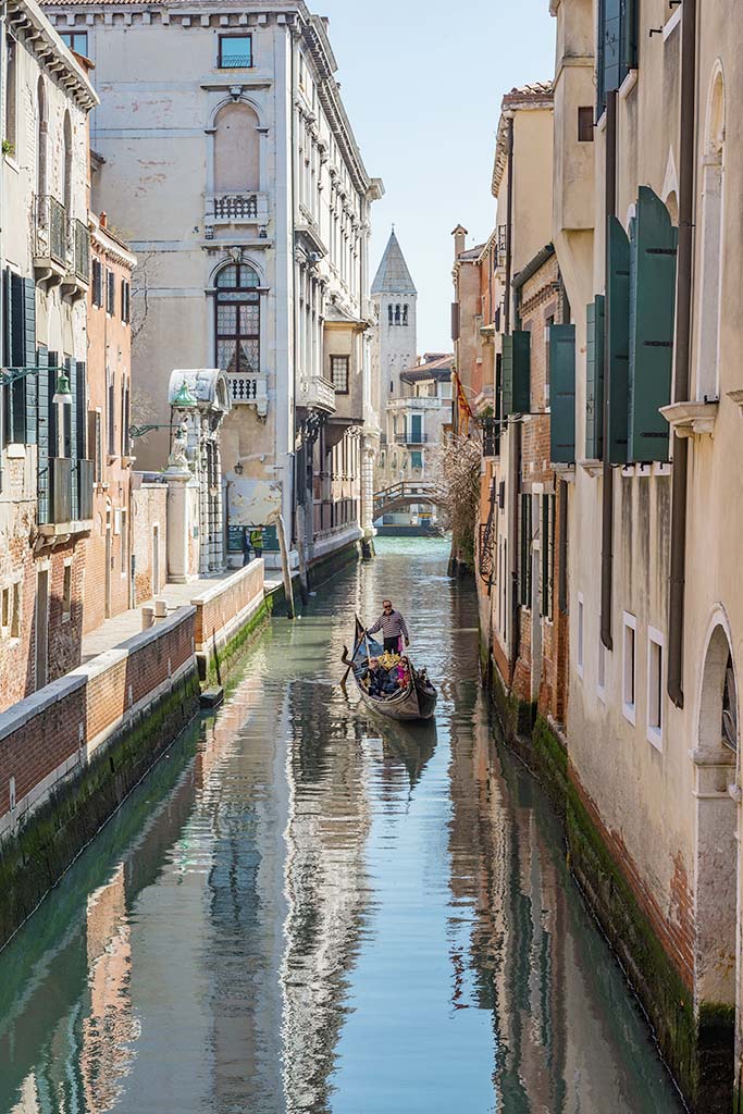 Mindful Gondola Ride in Venice